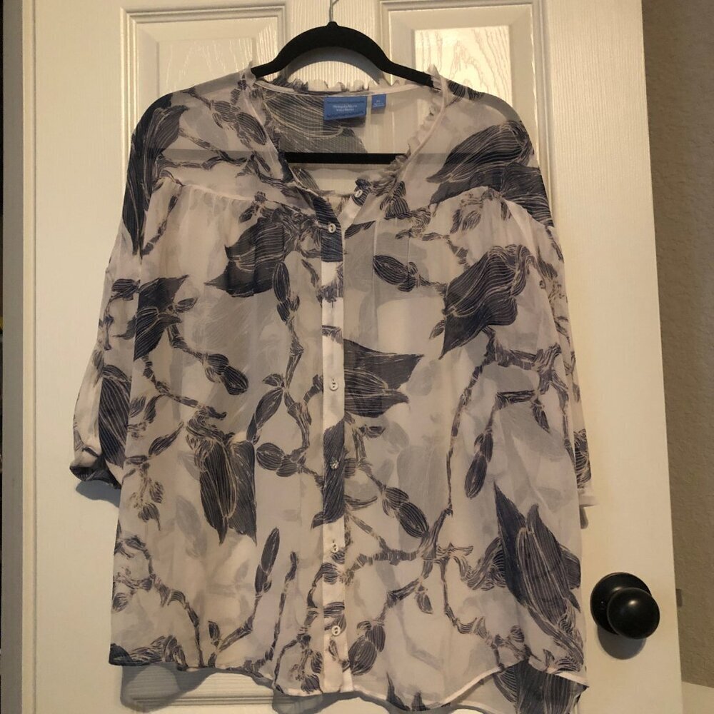 Vera Wang navy and cream sheer button up 3/4 sleeve with ruffle‎ neck collar XL